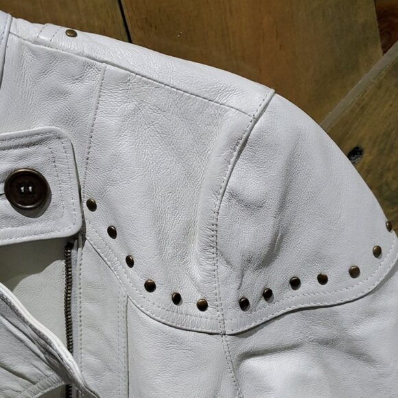 BOSTON PROPER WHITE LEATHER MOTO JACKET WITH STUDS SIZE MEDIUM - Picture 5 of 16
